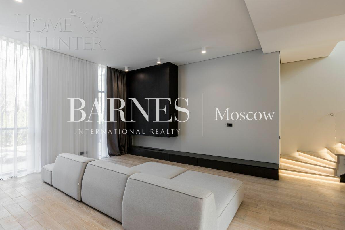 3-этажный таунхаус 244 м² с отделкой