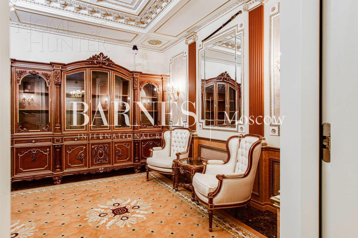 2-этажный коттедж 700 м² с отделкой