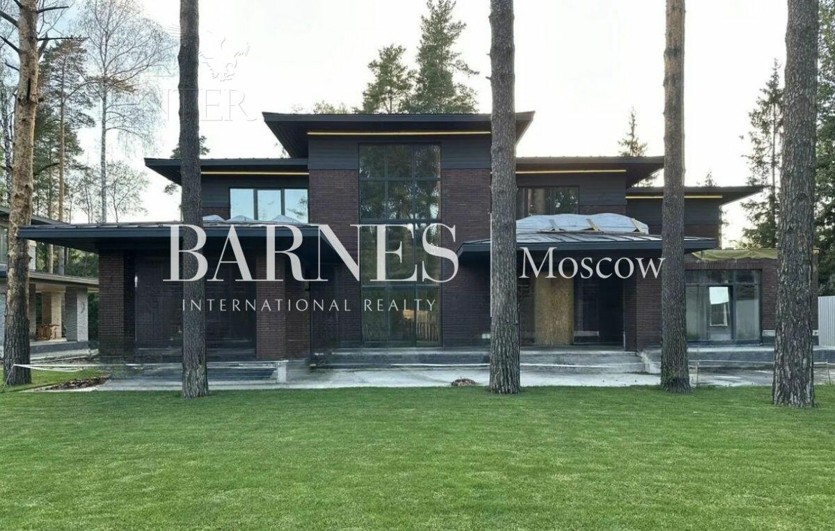 2-этажный коттедж 460 м² без отделки