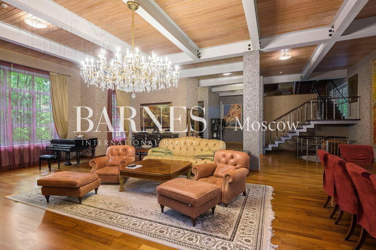 2-этажный коттедж 940 м² с отделкой