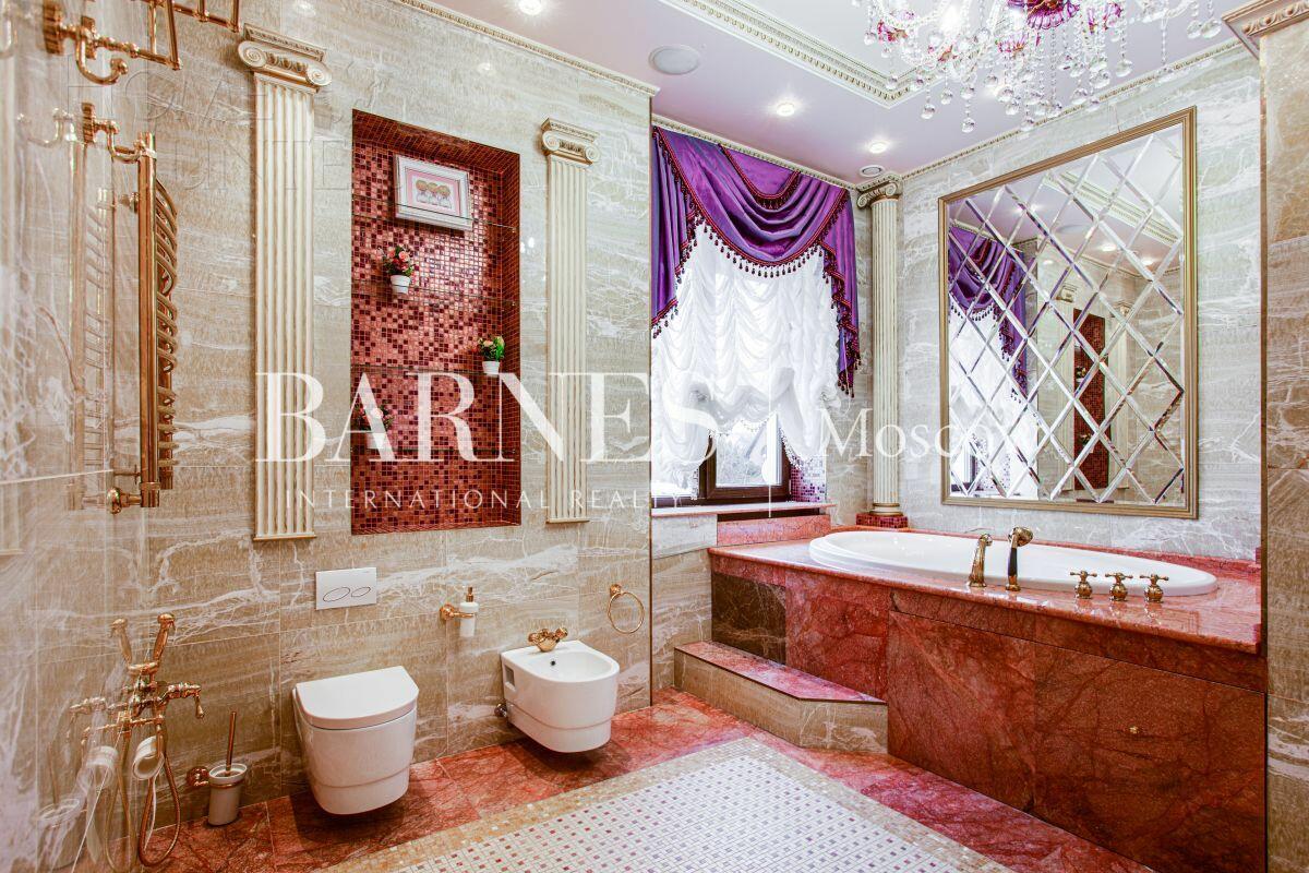 2-этажный коттедж 700 м² с отделкой