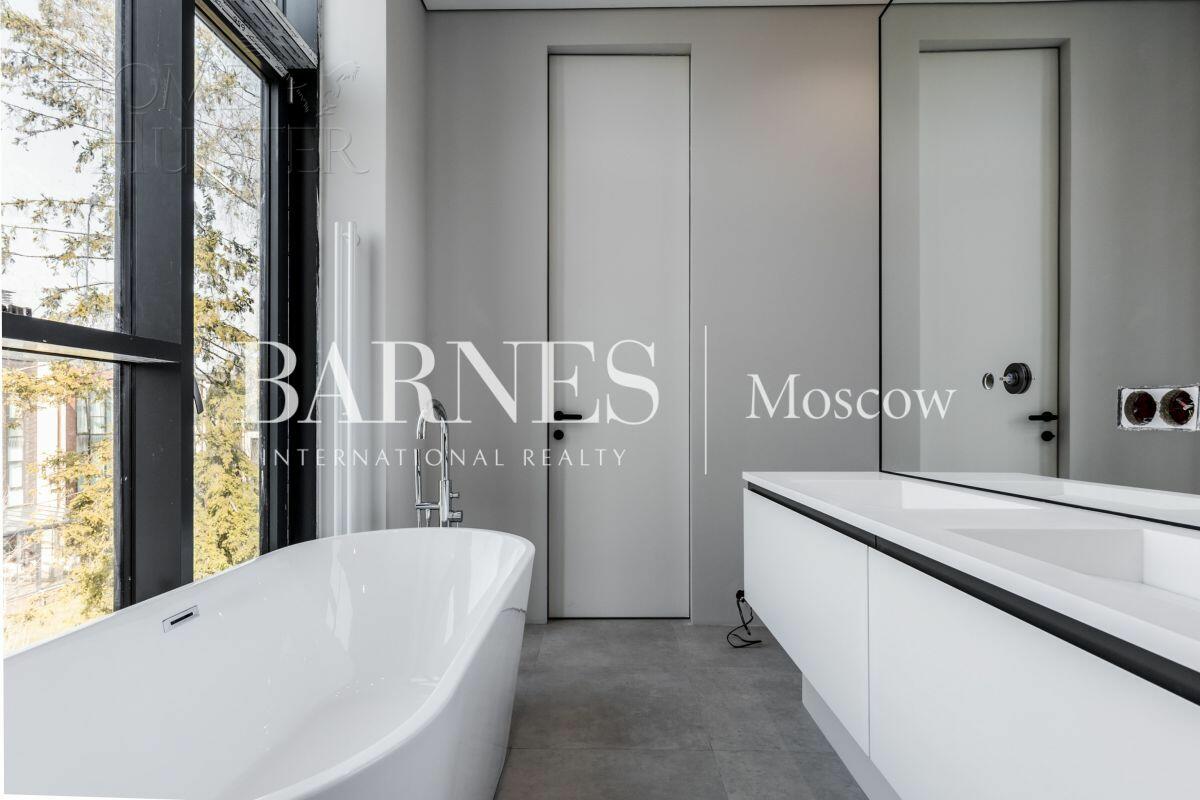 3-этажный таунхаус 244 м² с отделкой