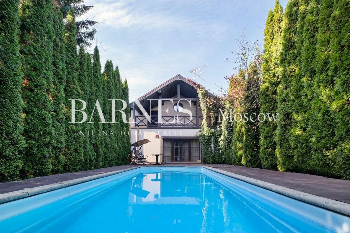 2-этажный коттедж 320 м² с отделкой