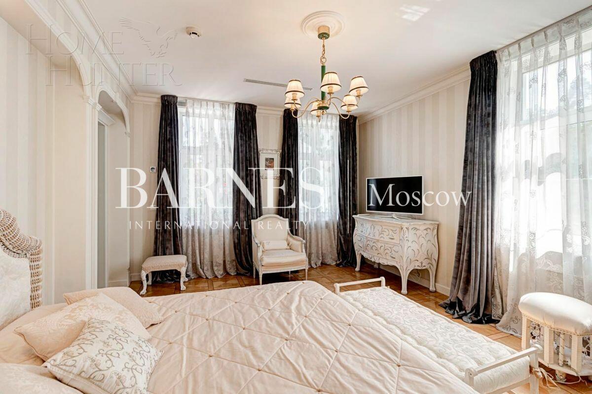 2-этажный коттедж 782.7 м² с отделкой