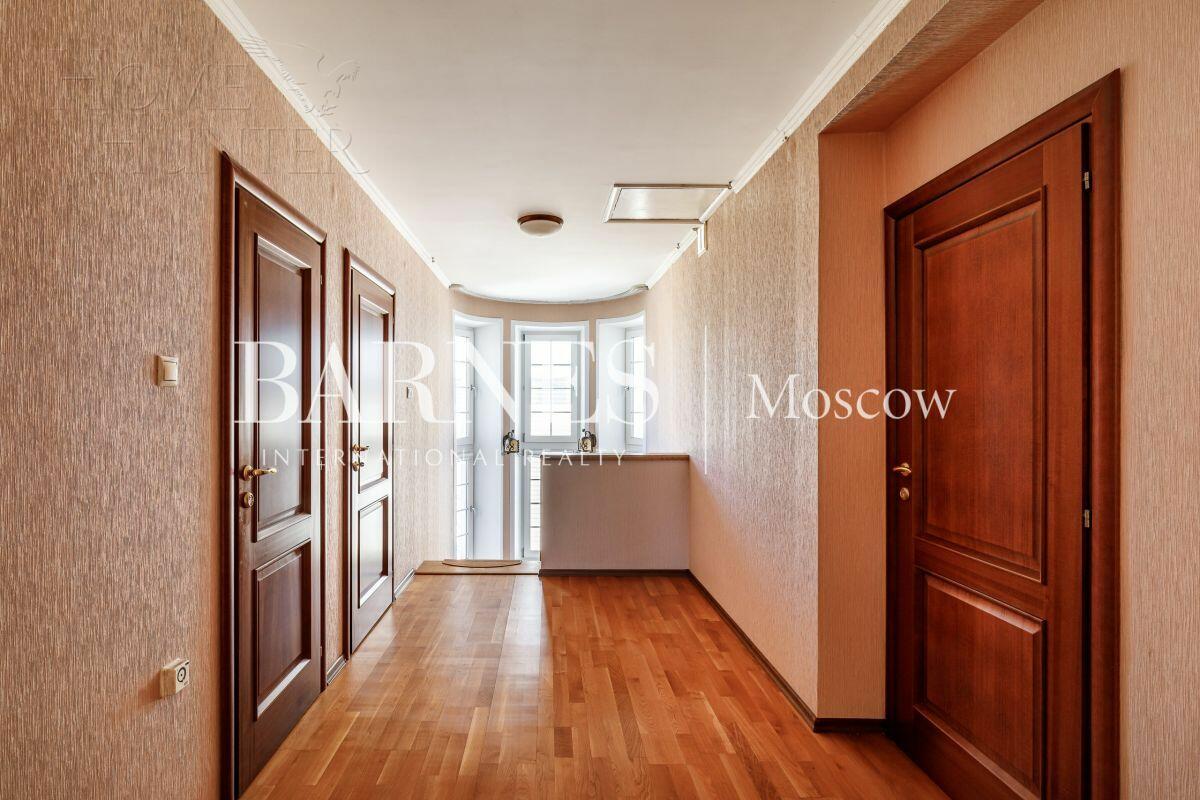 2-этажный коттедж 260 м² с отделкой