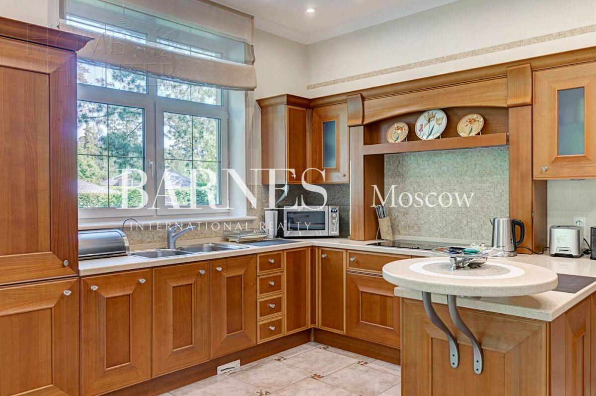 2-этажный коттедж 782.7 м² с отделкой