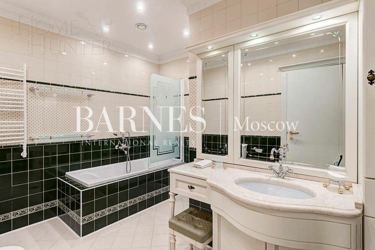 2-этажный коттедж 782.7 м² с отделкой