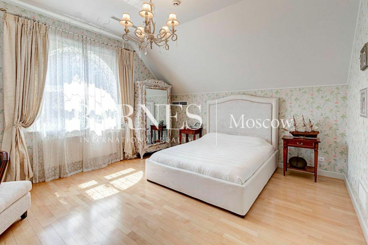 2-этажный коттедж 782.7 м² с отделкой