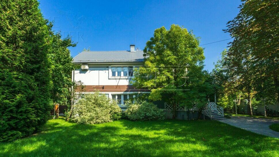 3-этажный коттедж 400 м² с отделкой