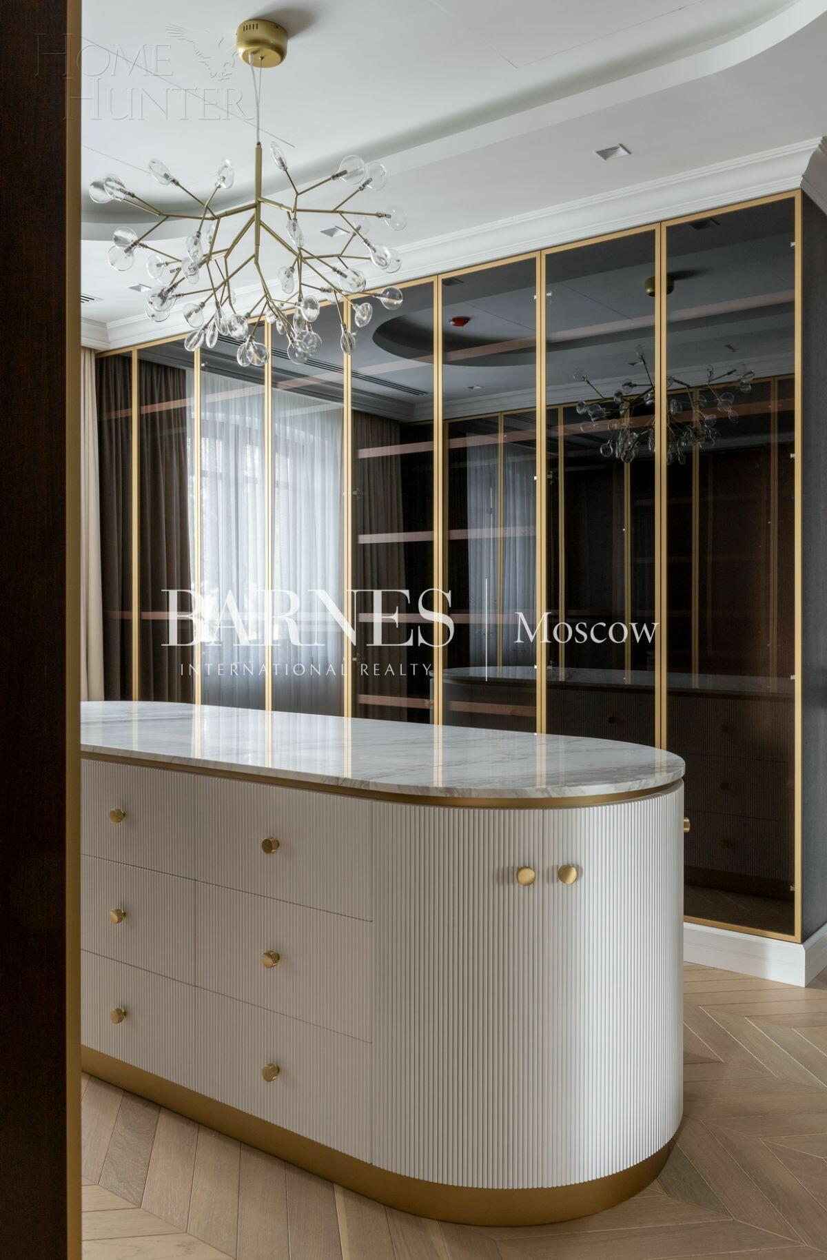 2-этажный коттедж 691 м² с отделкой