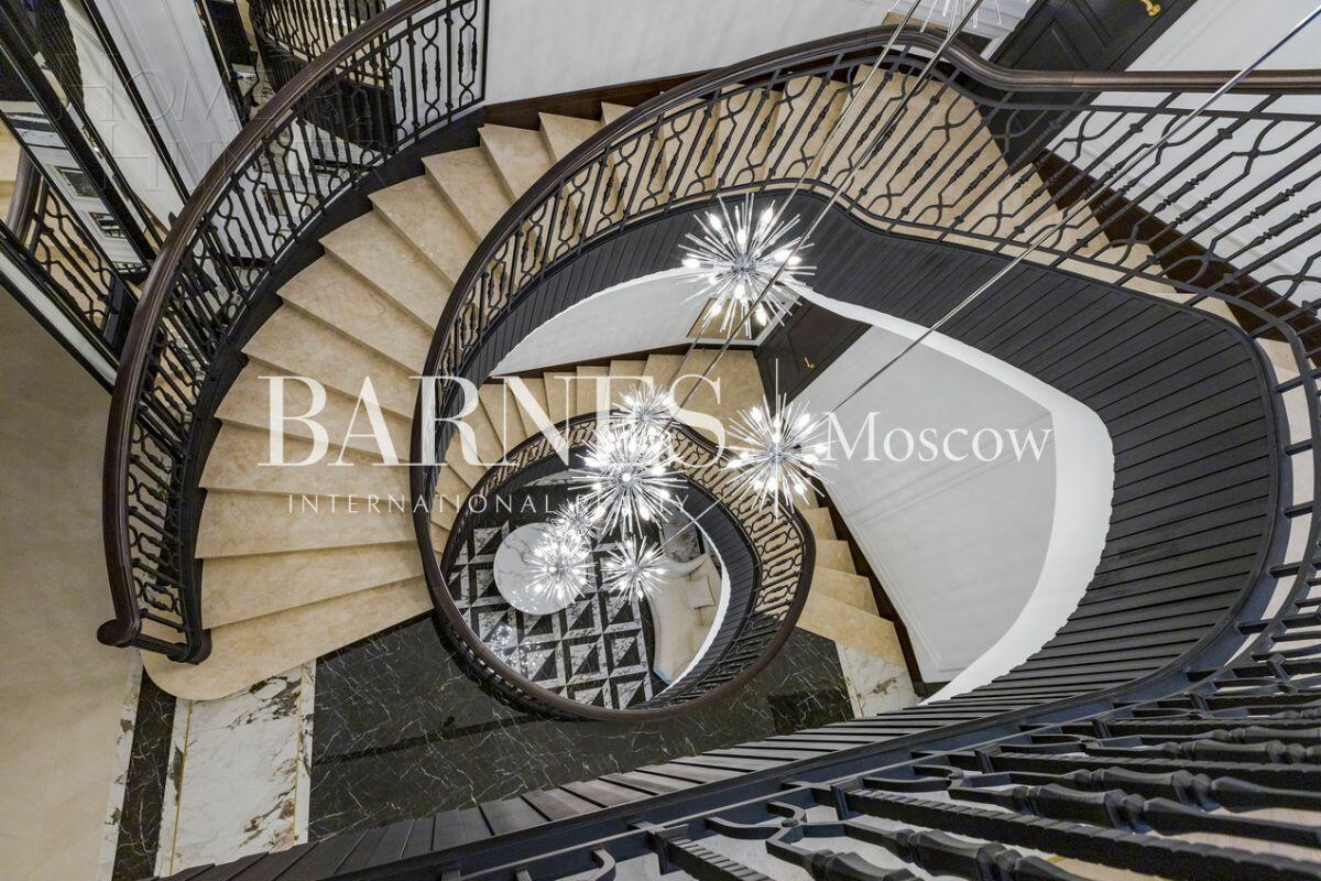 2-этажный коттедж 691 м² с отделкой