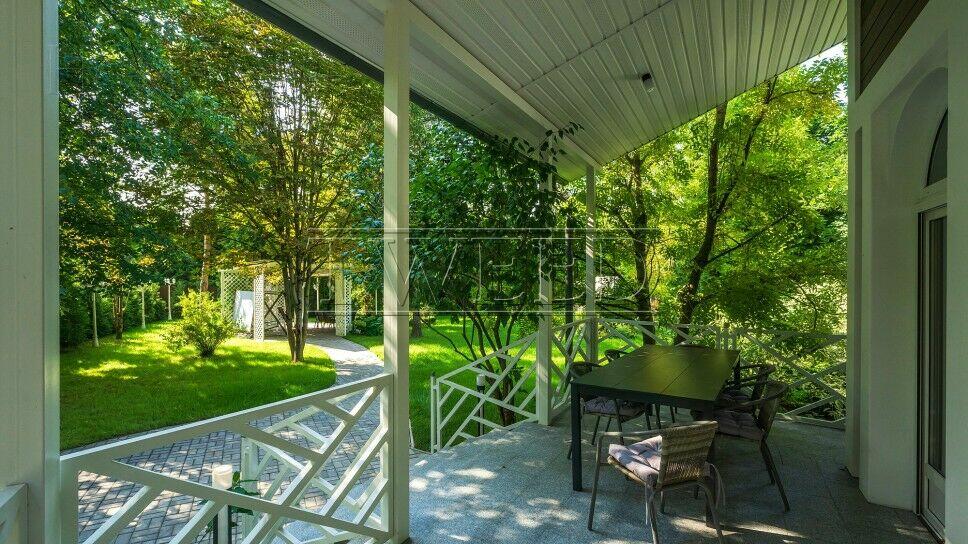 3-этажный коттедж 400 м² с отделкой