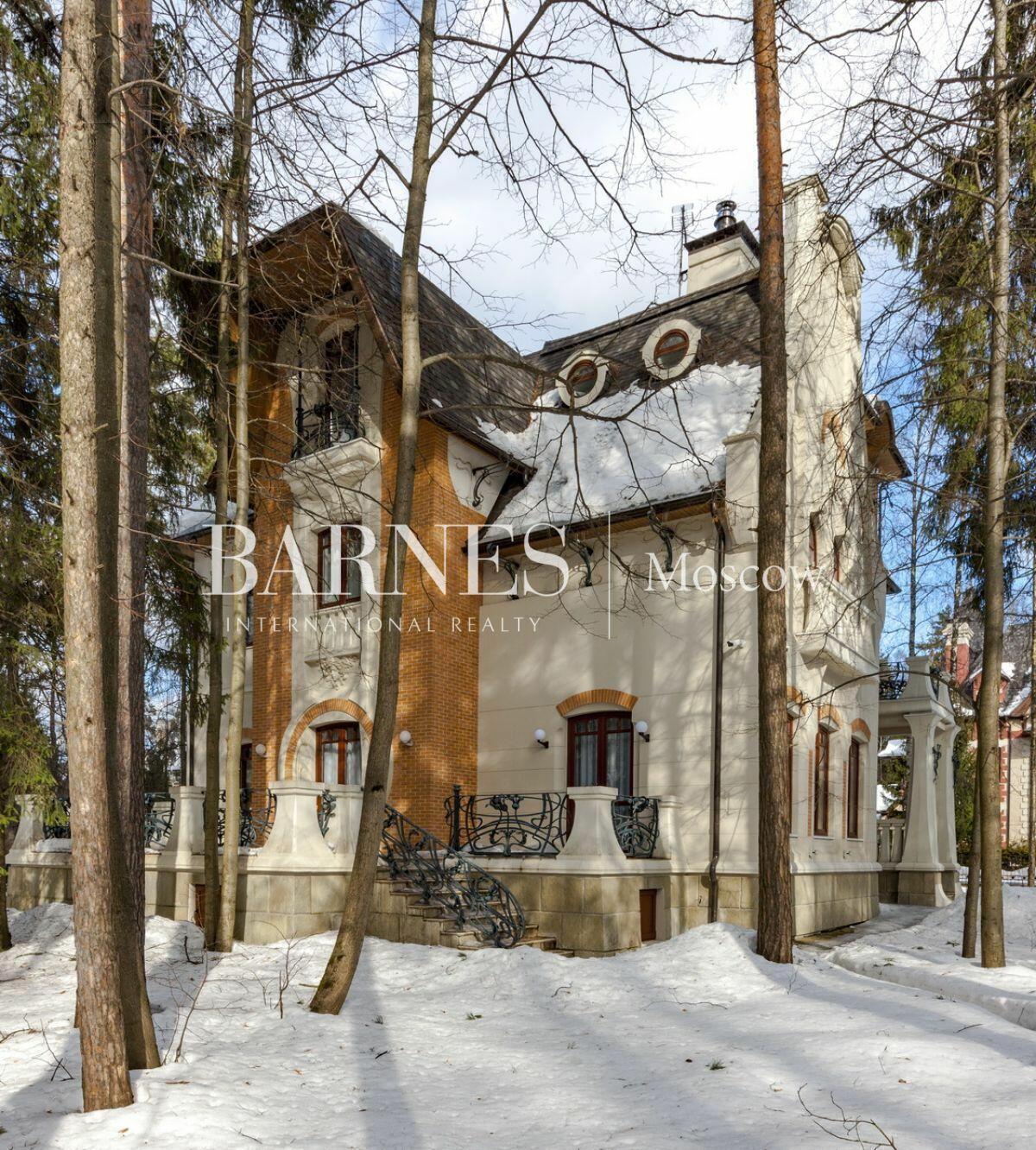 2-этажный коттедж 691 м² с отделкой