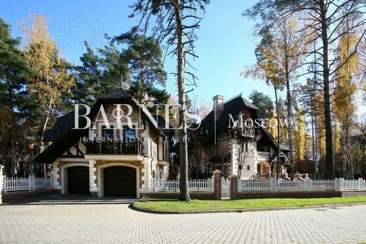 2-этажный коттедж 658 м² с отделкой