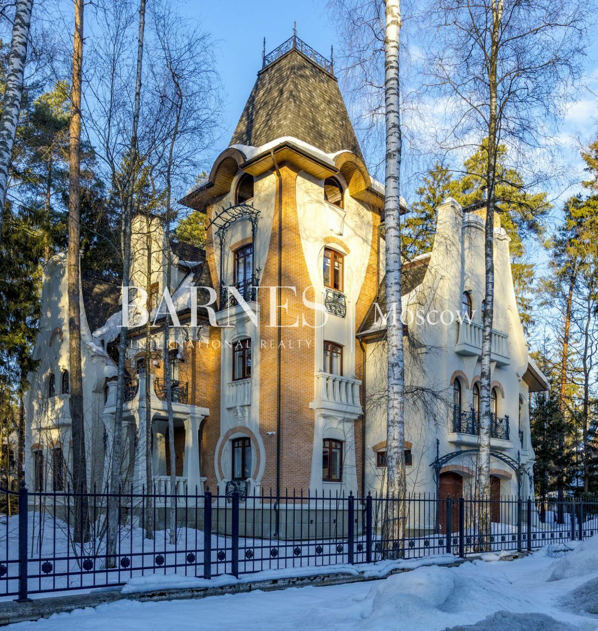 2-этажный коттедж 691 м² с отделкой