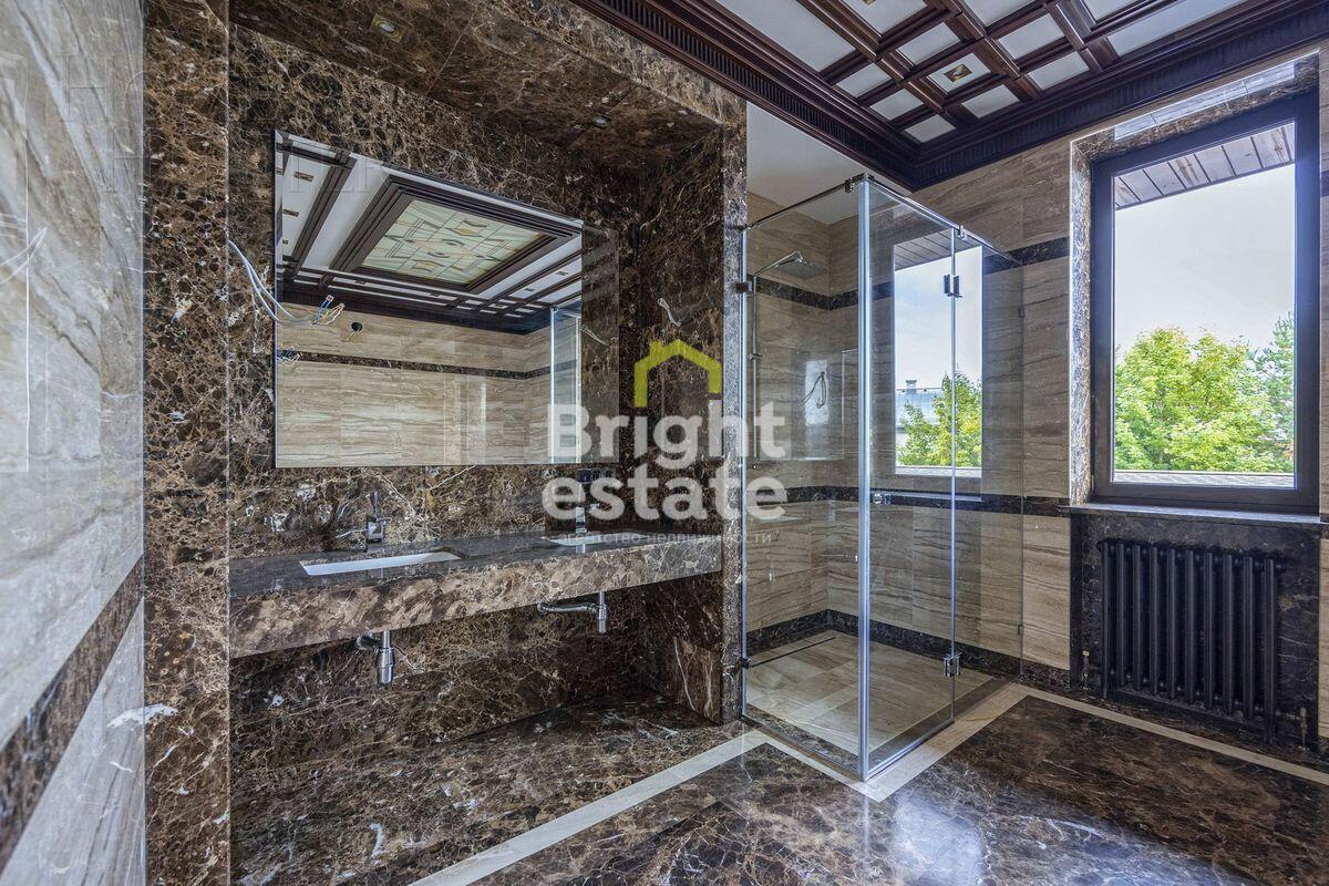 2-этажный коттедж 1 800 м² с отделкой