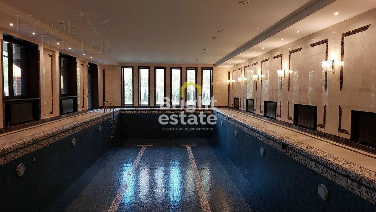 2-этажный коттедж 1 800 м² с отделкой