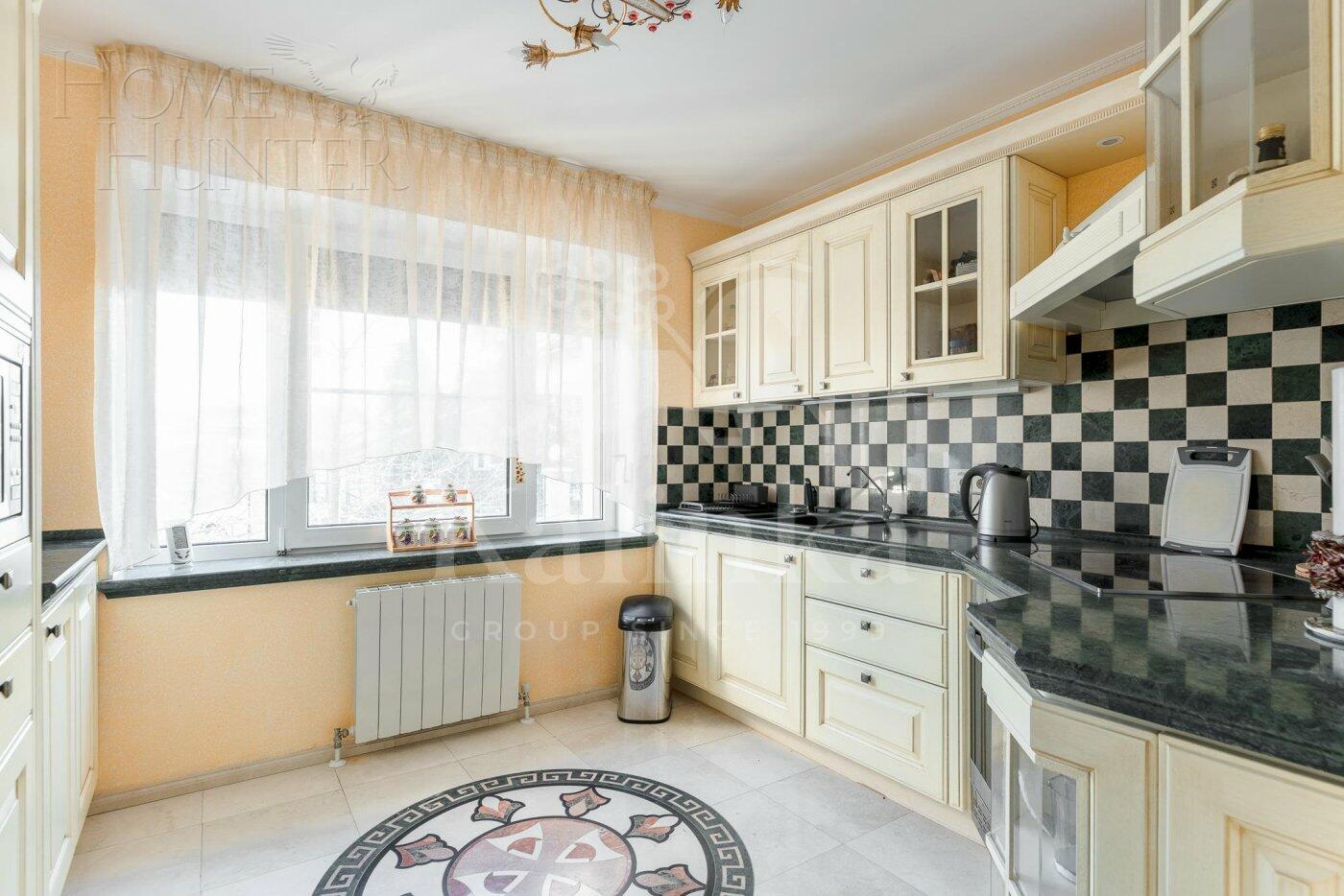 3-этажный коттедж 578 м² с отделкой