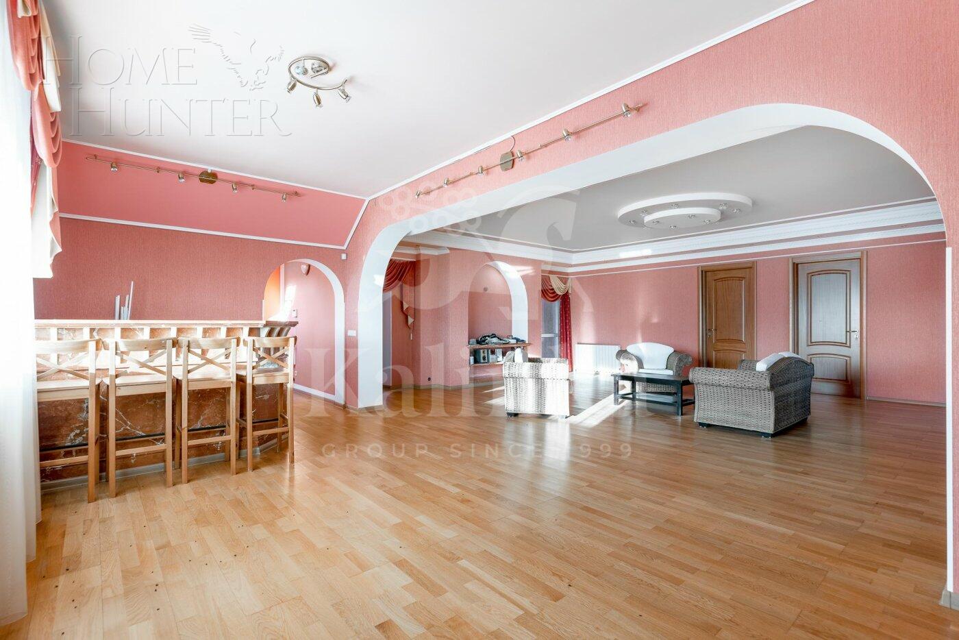 3-этажный коттедж 578 м² с отделкой