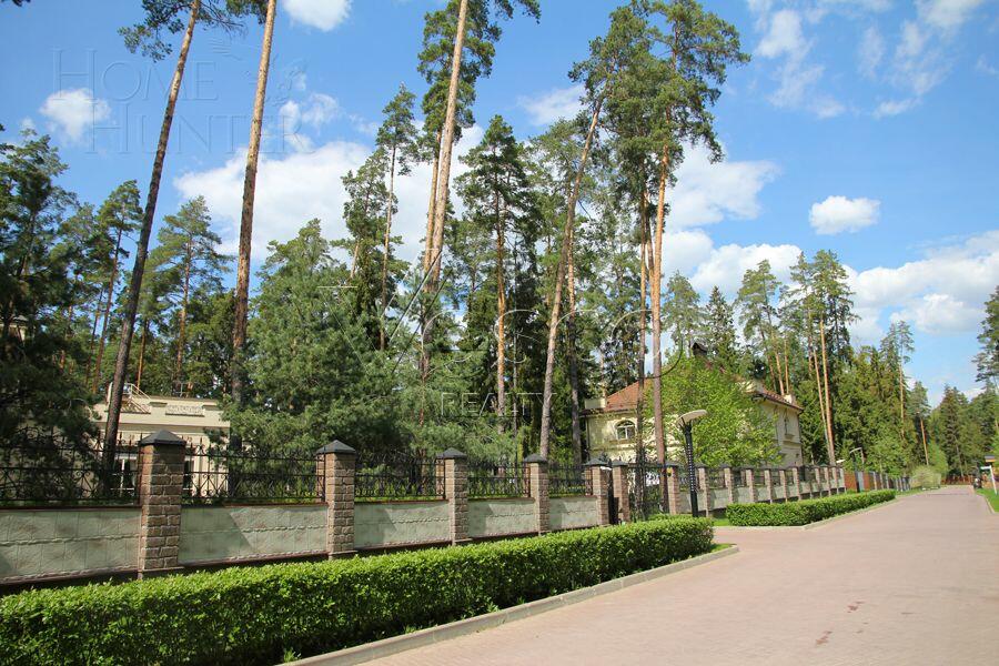 2-этажный коттедж 740 м² без отделки