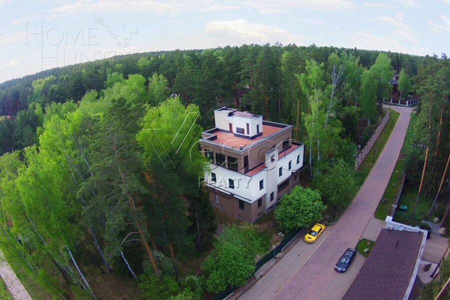 2-этажный коттедж 740 м² без отделки