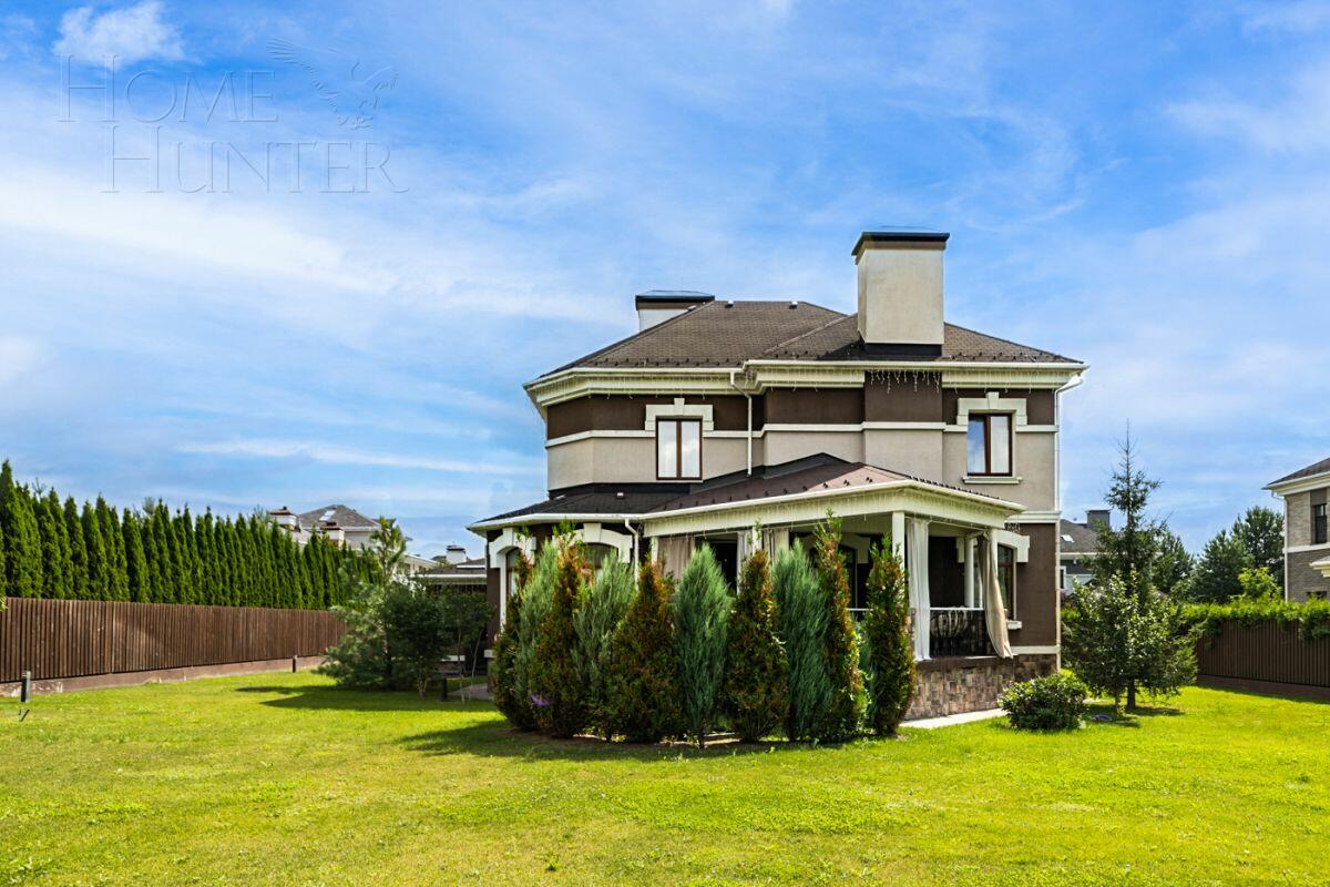 2-этажный коттедж 400 м² с отделкой