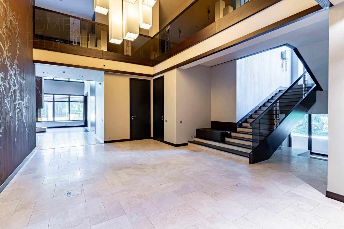 2-этажный коттедж 1 377 м² с отделкой