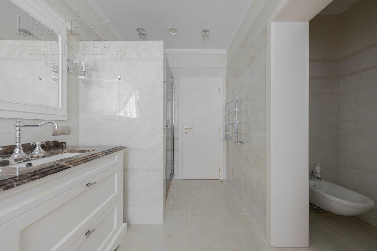 2-этажный коттедж 400 м² с отделкой