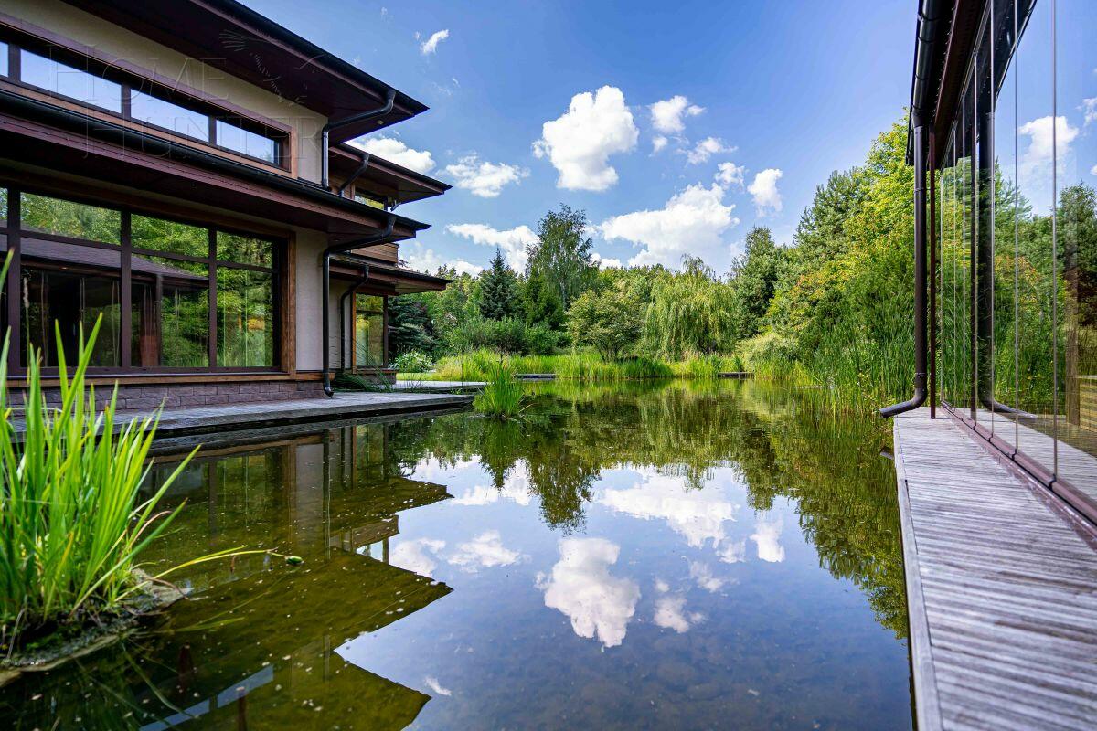 2-этажный коттедж 1 377 м² с отделкой