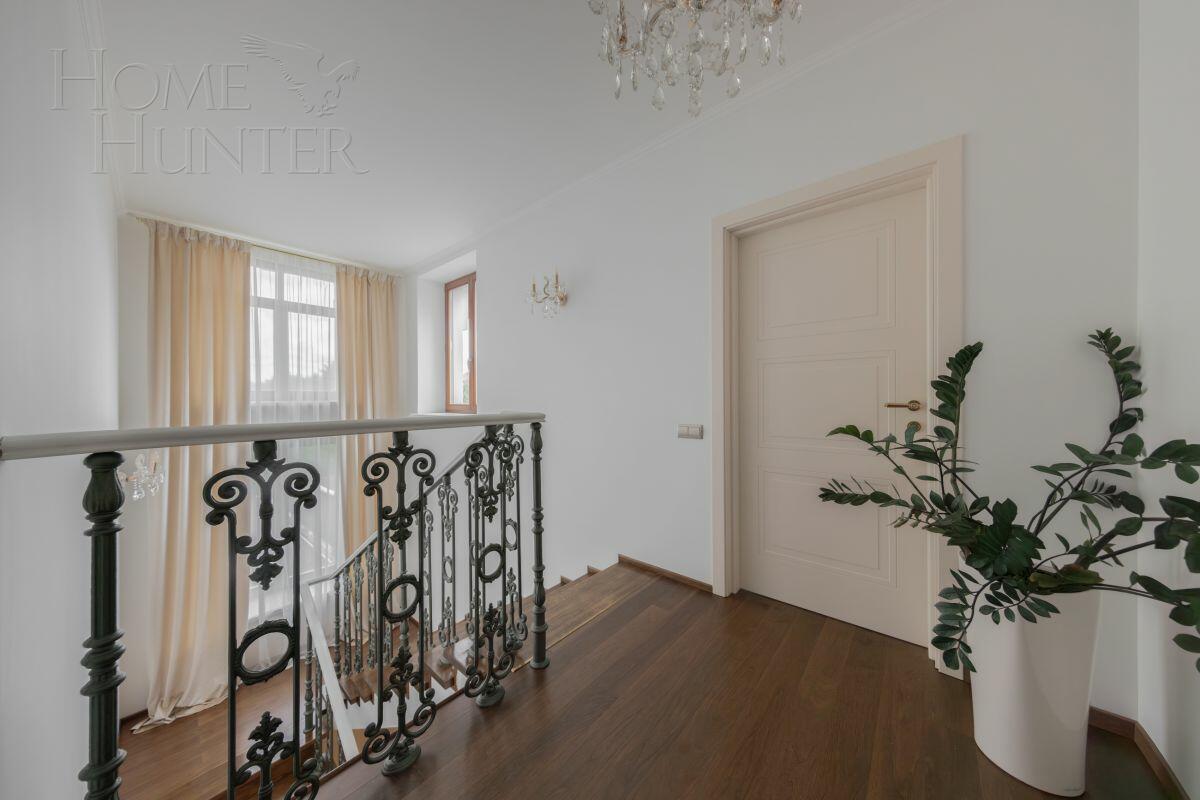 2-этажный коттедж 400 м² с отделкой