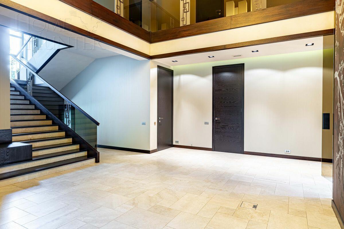 2-этажный коттедж 1 377 м² с отделкой