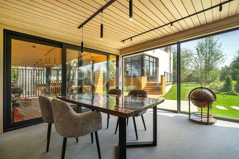 2-этажный коттедж 590 м² с отделкой