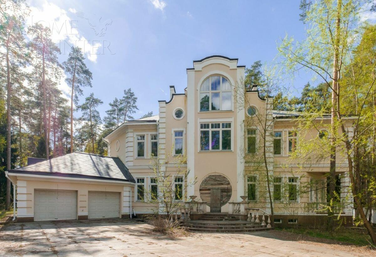 2-этажный коттедж 1 350 м² без отделки