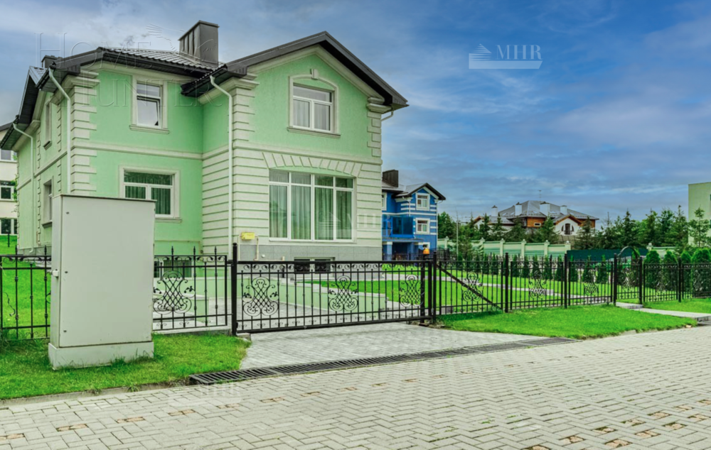 2-этажный коттедж 330 м² без отделки