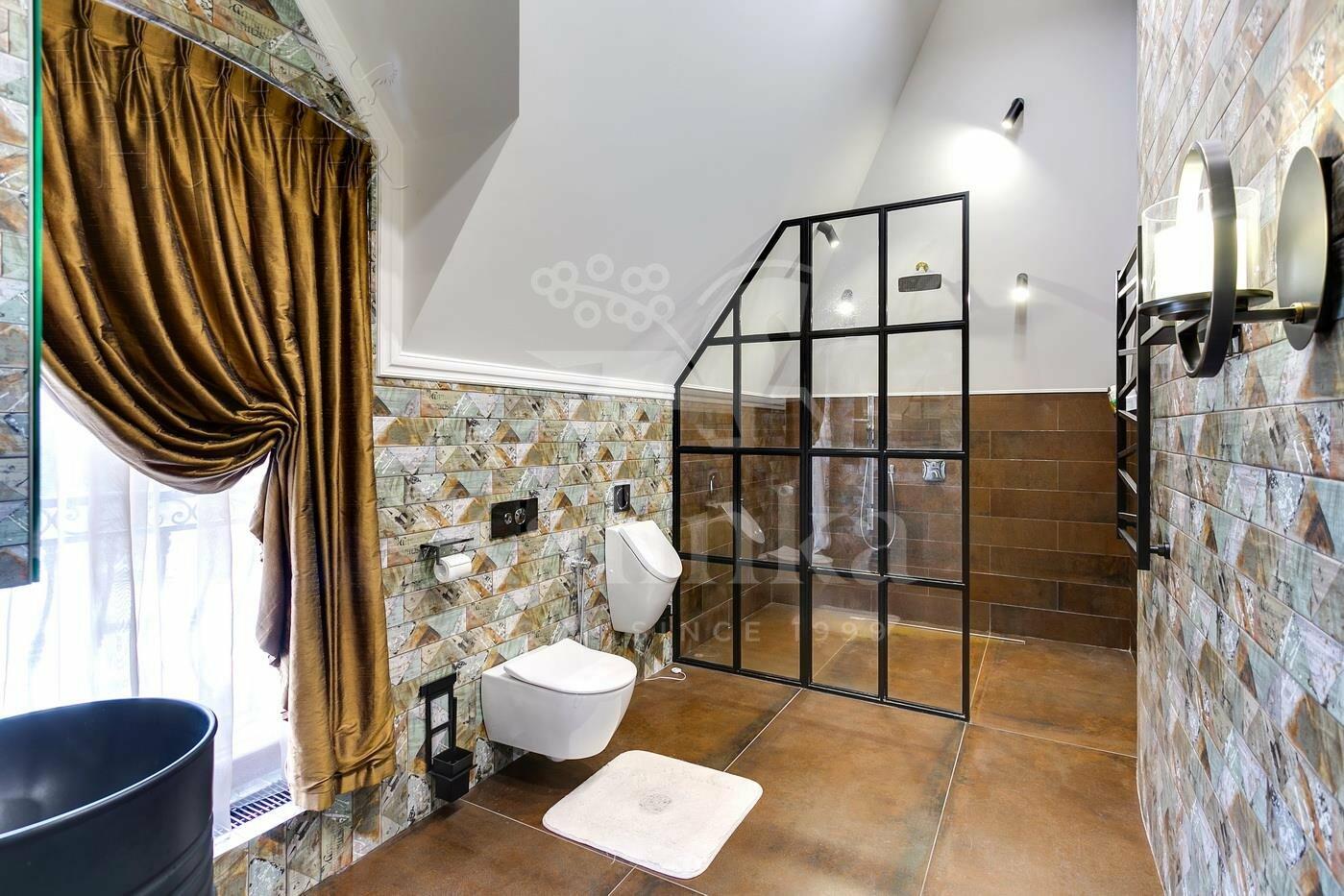 3-этажный коттедж 1 200 м² с отделкой