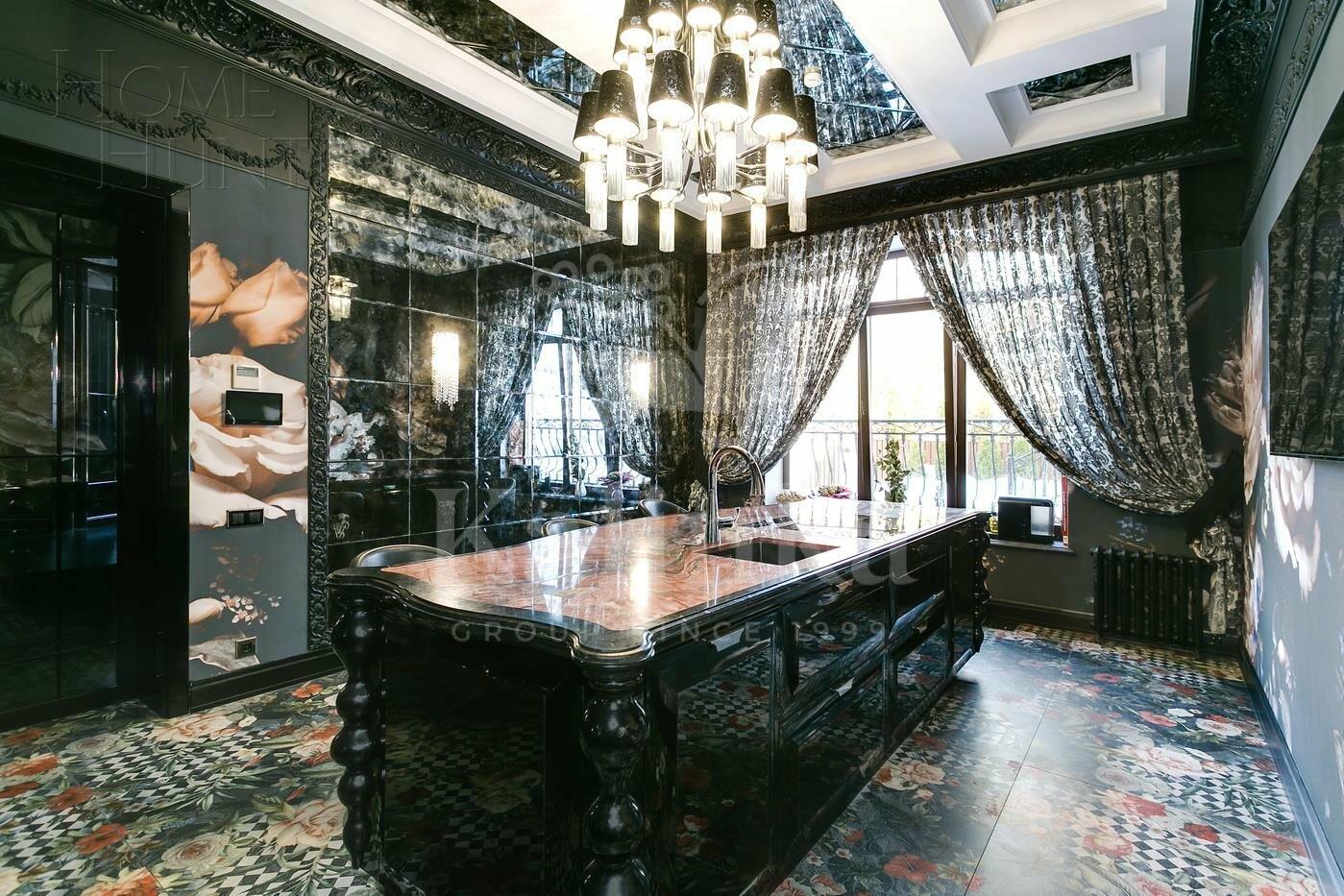 3-этажный коттедж 1 200 м² с отделкой