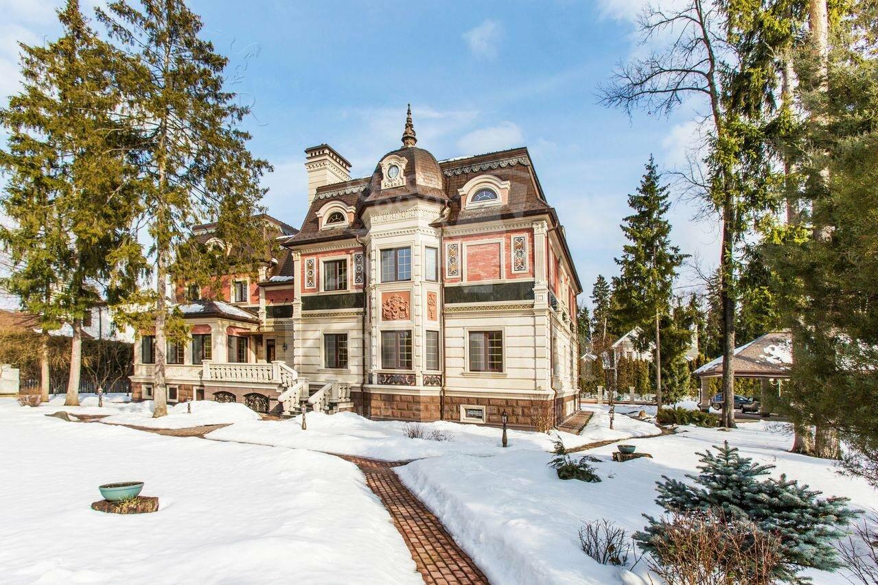 2-этажный коттедж 758 м² с отделкой