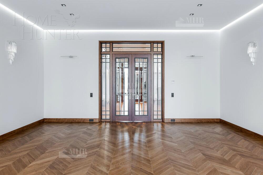 2-этажный коттедж 989.7 м² с отделкой