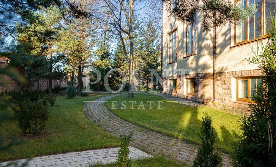 2-этажный коттедж 1 200 м² с отделкой