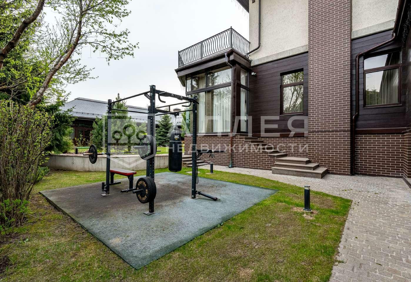 2-этажный коттедж 1 500 м² с отделкой