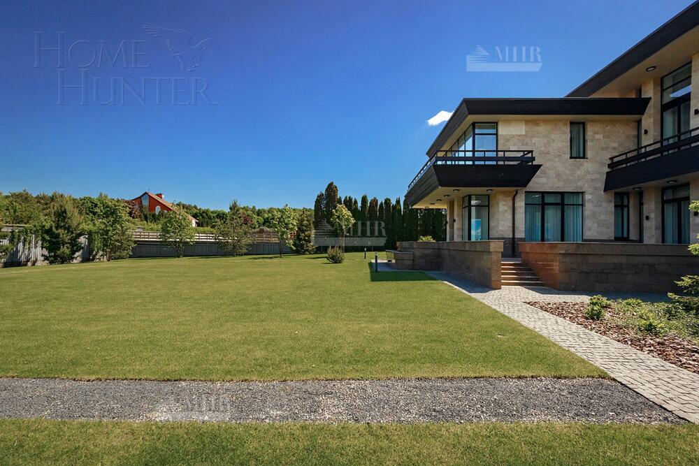 2-этажный коттедж 967.94 м² с отделкой