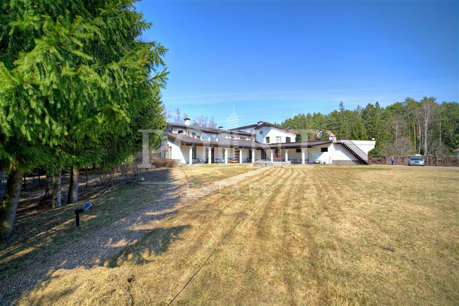 2-этажный коттедж 1 100 м² с отделкой