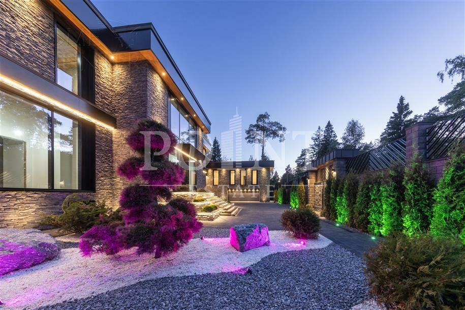 2-этажный коттедж 1 700 м² без отделки