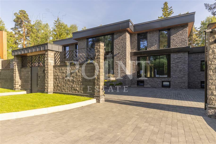 2-этажный коттедж 1 700 м² без отделки