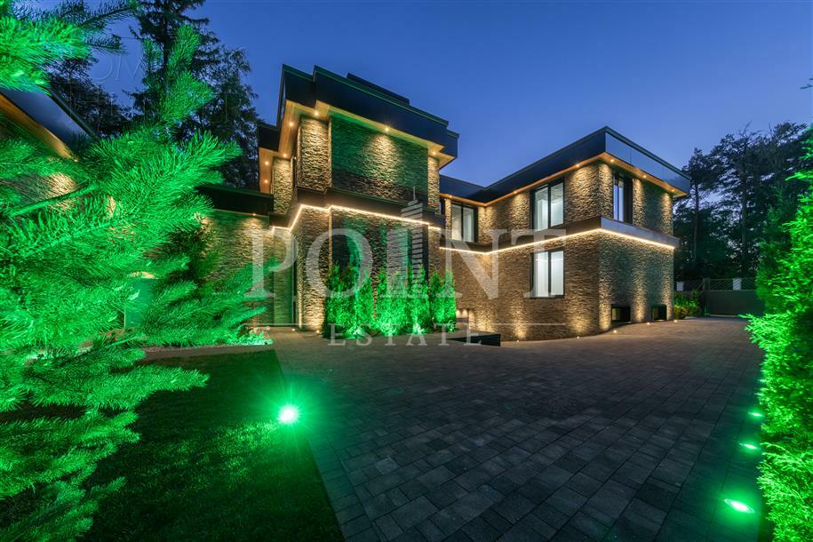 2-этажный коттедж 1 700 м² без отделки