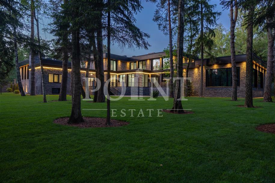 2-этажный коттедж 1 700 м² без отделки