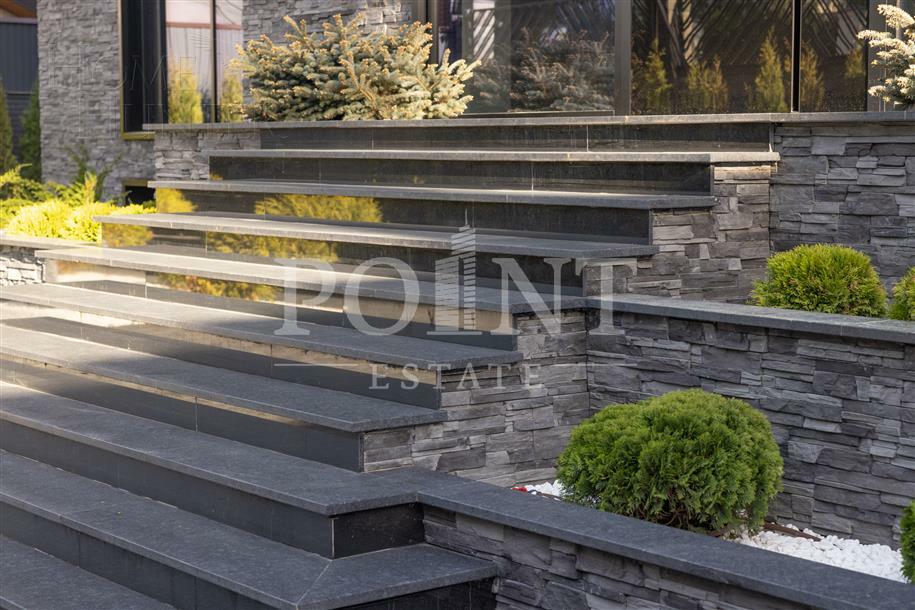 2-этажный коттедж 1 700 м² без отделки