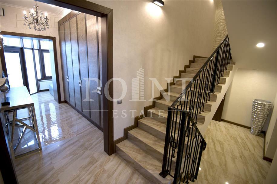 2-этажный таунхаус 230 м² с отделкой