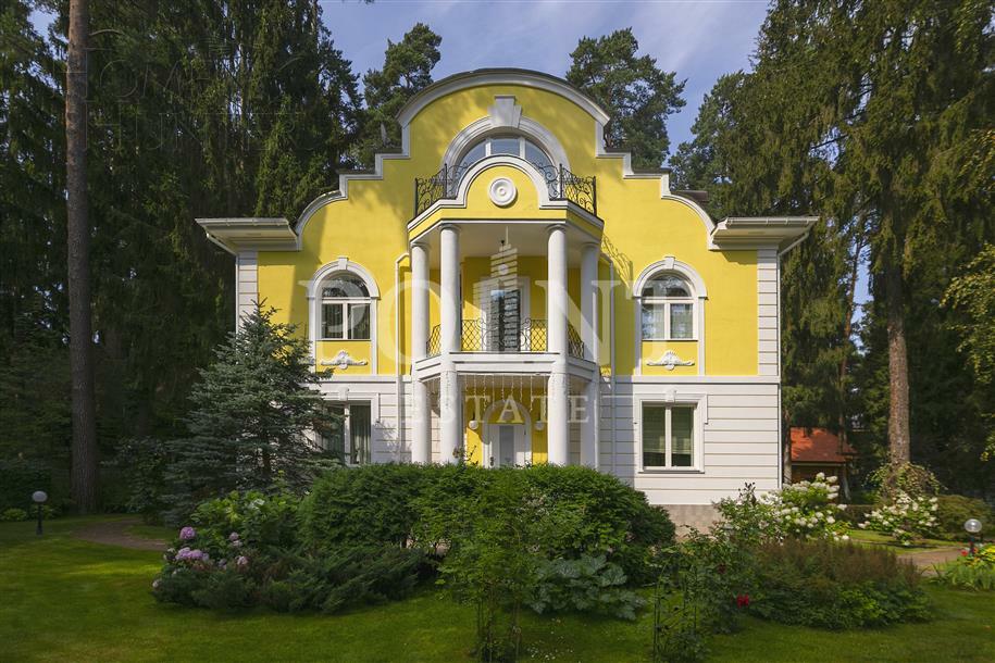 2-этажный коттедж 500 м² с отделкой