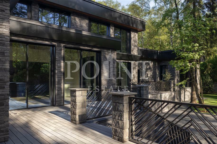 2-этажный коттедж 1 700 м² без отделки